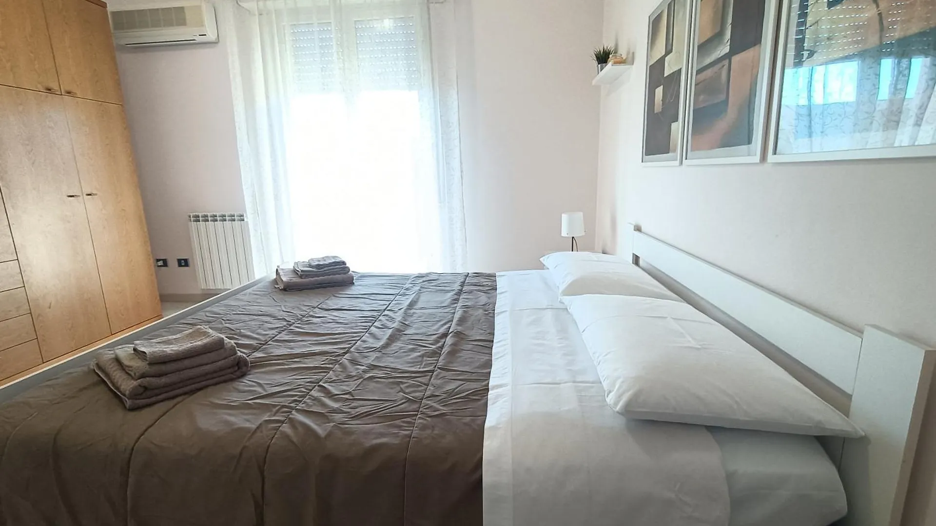 Syracuse Family Apartment - Free Parking Car