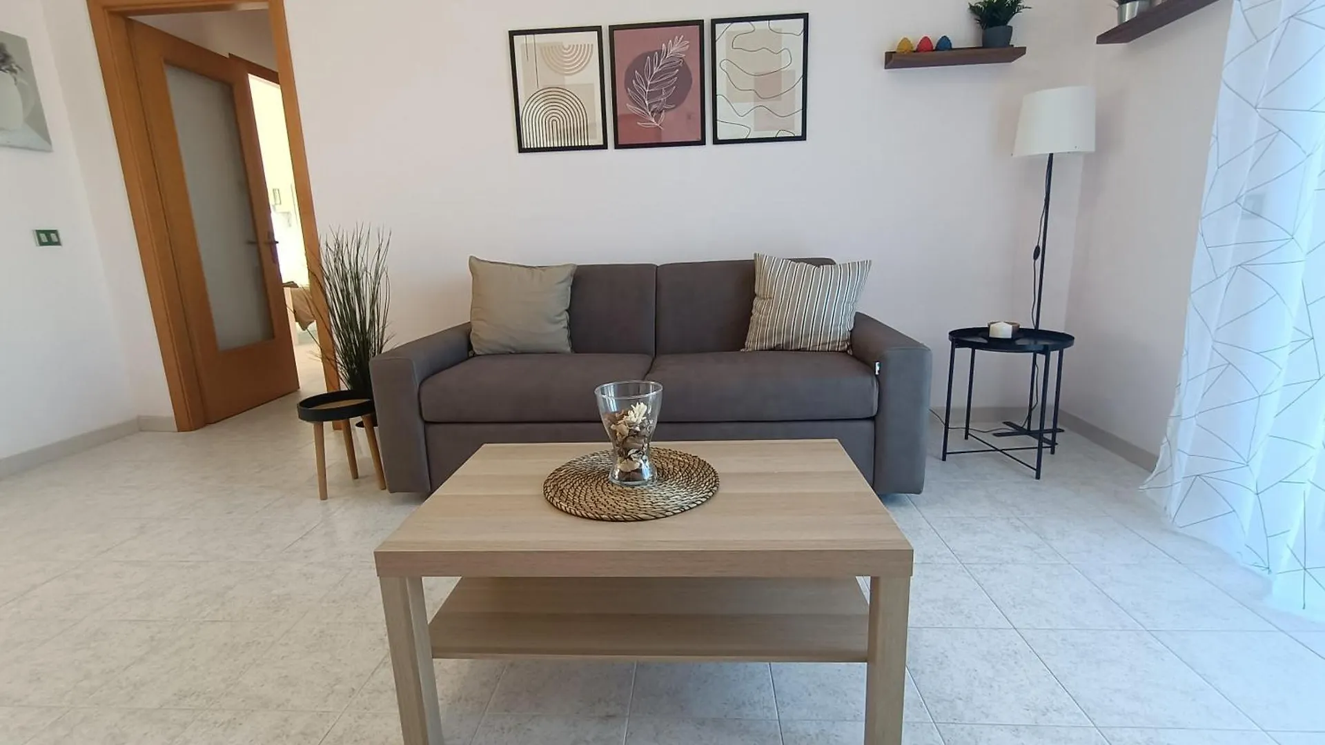 Syracuse Family Apartment - Free Parking Car